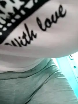 Snapshot of maymercy chatting on February 2025 03:05:02 PM maymercy online show from February 2025 03:05:02 PM