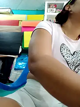 Snapshot of maymercy chatting on February 2025 01:46:02 PM maymercy online show from February 2025 01:46:02 PM