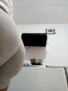 Snapshot of maymercy chatting on February 2025 04:56:02 PM maymercy online show from February 2025 04:56:02 PM