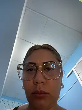 Snapshot of maymercy chatting on October 2025 01:12:02 PM maymercy online show from October 2025 01:12:02 PM