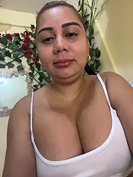 Snapshot of maymercy chatting on October 2025 11:47:02 AM maymercy online show from October 2025 11:47:02 AM