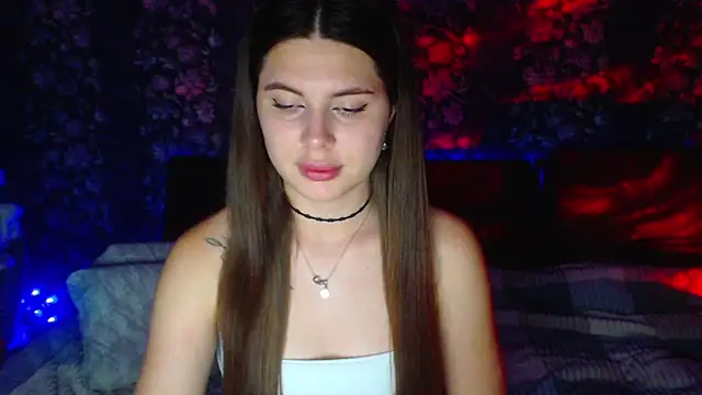 Snapshot of ViollinaLove chatting on May 2026 07:43:01 PM ViollinaLove online show from May 2026 07:43:01 PM