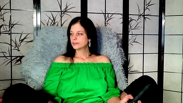 Snapshot of _Sweetlonglips_ chatting on December 2025 06:28:01 AM Sweetlonglips online show from December 2025 06:28:01 AM