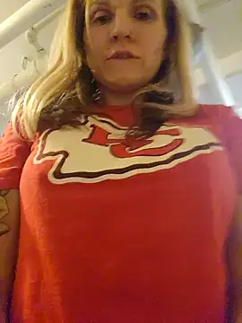 MaddisonX online show from December 2025 12:24:02 PM