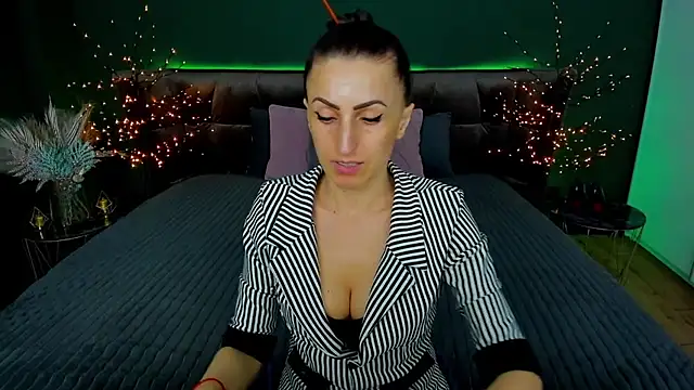 Rebecca Diamond online show from March 2025 12:47:02 PM