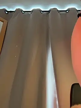 Snapshot of curchez_ chatting on November 2025 07:13:01 PM curchez online show from November 2025 07:13:01 PM