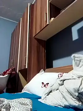 Rolandxxxr online show from February 2025 06:01:02 PM