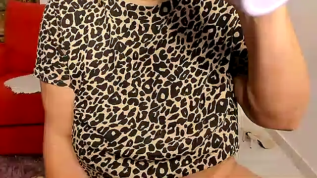 Milf-Ella online show from October 2025 09:21:01 PM