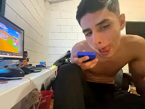 Snapshot of Max_TheHorseDick chatting on October 2025 03:50:02 AM Max TheHorseDick online show from October 2025 03:50:02 AM