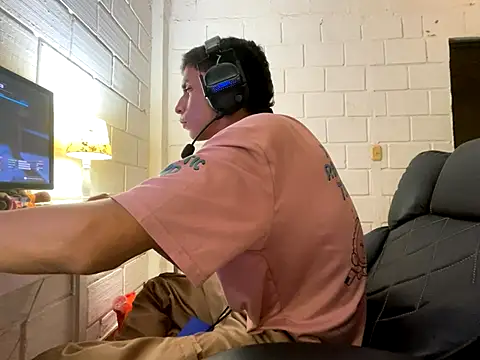 Max TheHorseDick online show from November 2025 12:46:02 AM