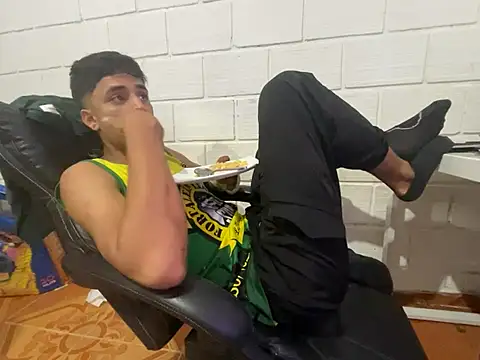 Max TheHorseDick online show from March 2026 05:53:01 AM