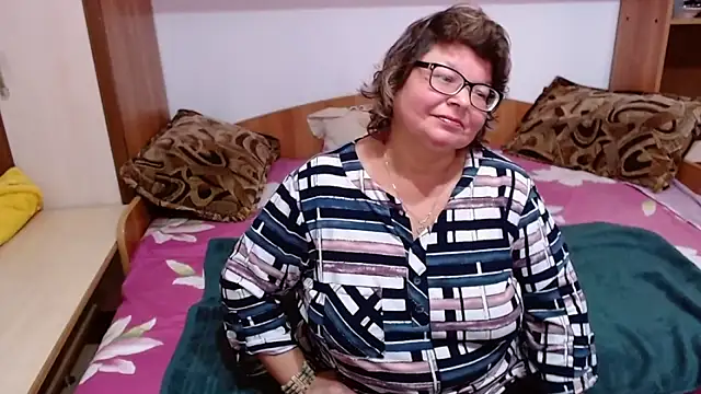 SweetMommaX online show from October 2025 01:56:02 PM