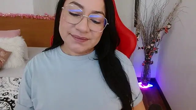 lucy luu  online show from January 2025 05:26:02 PM