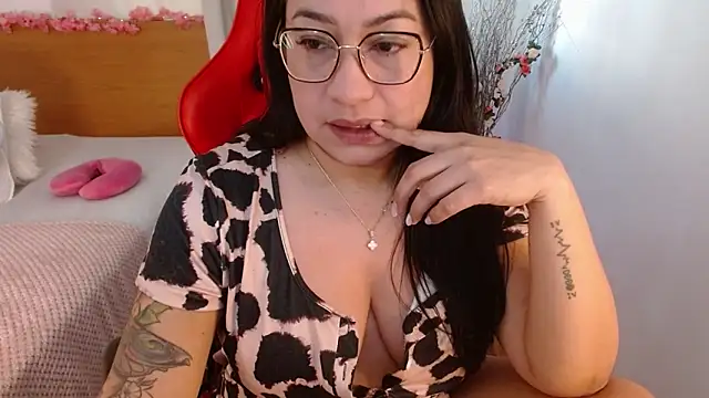 lucy luu  online show from January 2025 02:43:01 PM