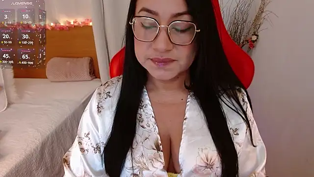 lucy luu  online show from February 2025 09:58:02 PM