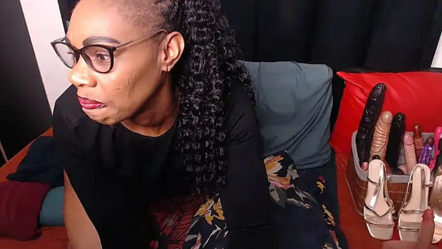 sexybootylicious online show from September 2025 05:02:01 PM