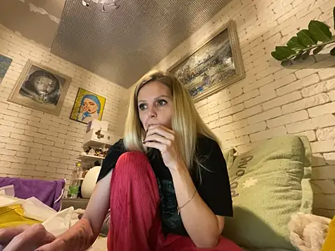 Snapshot of Angel_girllovemy chatting on February 2025 05:12:01 PM Angel girllovemy online show from February 2025 05:12:01 PM