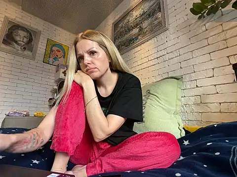 Snapshot of Angel_girllovemy chatting on February 2025 08:42:01 AM Angel girllovemy online show from February 2025 08:42:01 AM