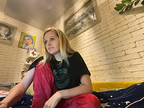 Snapshot of Angel_girllovemy chatting on February 2025 03:21:01 PM Angel girllovemy online show from February 2025 03:21:01 PM