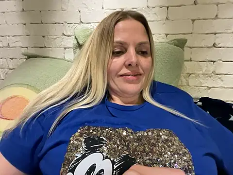 Snapshot of Angel_girllovemy chatting on February 2025 05:44:01 PM Angel girllovemy online show from February 2025 05:44:01 PM