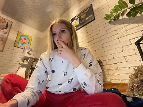 Snapshot of Angel_girllovemy chatting on February 2025 04:05:02 PM Angel girllovemy online show from February 2025 04:05:02 PM