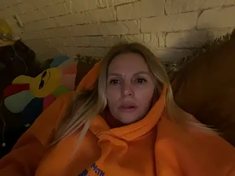 Snapshot of Angel_girllovemy chatting on February 2025 04:02:01 PM Angel girllovemy online show from February 2025 04:02:01 PM