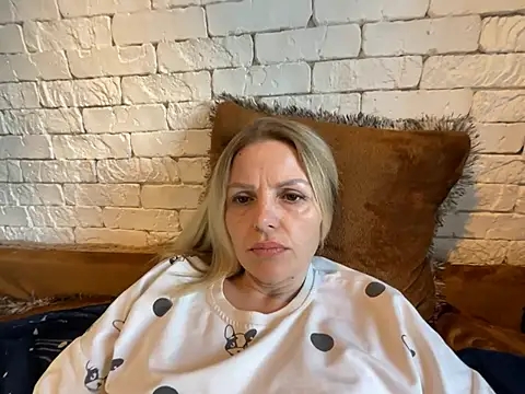 Snapshot of Angel_girllovemy chatting on February 2025 12:45:02 PM Angel girllovemy online show from February 2025 12:45:02 PM