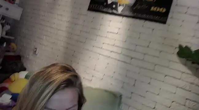 Snapshot of Angel_girllovemy chatting on March 2025 01:43:02 PM Angel girllovemy online show from March 2025 01:43:02 PM