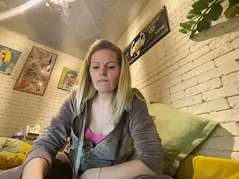 Snapshot of Angel_girllovemy chatting on March 2025 05:28:02 PM Angel girllovemy online show from March 2025 05:28:02 PM