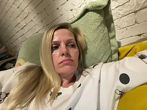 Snapshot of Angel_girllovemy chatting on March 2025 05:04:01 PM Angel girllovemy online show from March 2025 05:04:01 PM