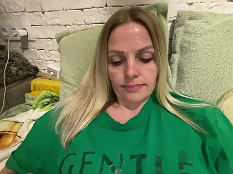 Snapshot of Angel_girllovemy chatting on March 2025 07:44:01 AM Angel girllovemy online show from March 2025 07:44:01 AM