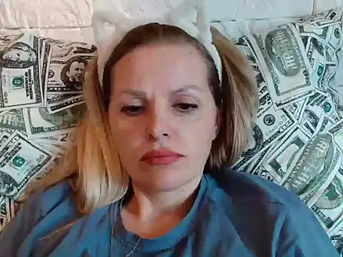 Snapshot of Angel_girllovemy chatting on September 2025 07:53:01 AM Angel girllovemy online show from September 2025 07:53:01 AM