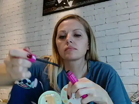 Snapshot of Angel_girllovemy chatting on October 2025 07:48:01 AM Angel girllovemy online show from October 2025 07:48:01 AM