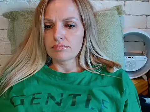 Snapshot of Angel_girllovemy chatting on November 2025 10:06:02 AM Angel girllovemy online show from November 2025 10:06:02 AM