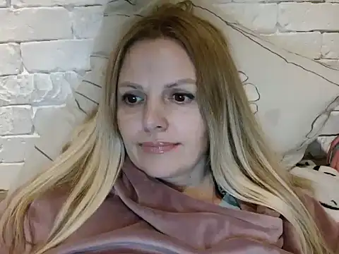 Snapshot of Angel_girllovemy chatting on November 2025 04:44:01 PM Angel girllovemy online show from November 2025 04:44:01 PM