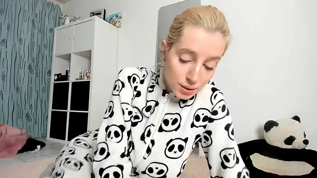 KenzieDawton online show from November 2025 04:33:02 AM