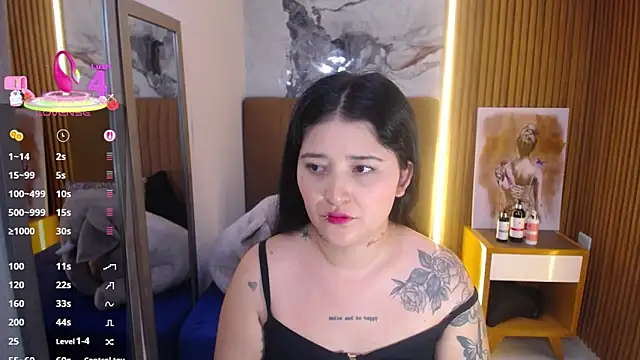 BIANCAROY1 online show from September 2025 06:41:02 PM