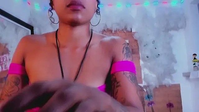 kelly thomson online show from February 2025 09:32:01 PM