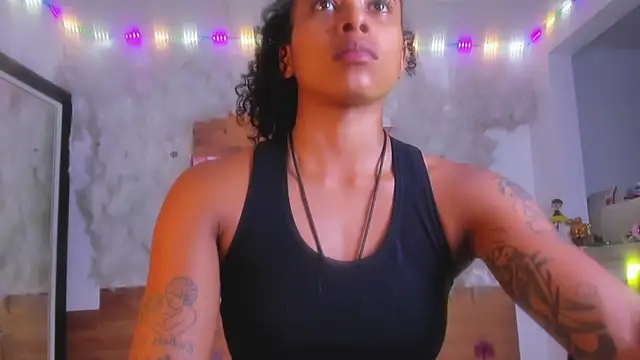 kelly thomson online show from March 2025 01:02:02 AM