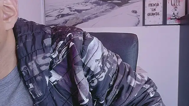 BruceSmiit online show from April 2026 03:39:01 PM