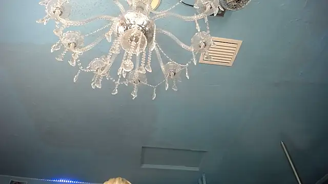 ADRIANNA FOX online show from December 2025 09:14:01 AM