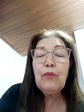 Snapshot of Vicky_Rosse chatting on February 2025 07:37:02 PM Vicky Rosse online show from February 2025 07:37:02 PM