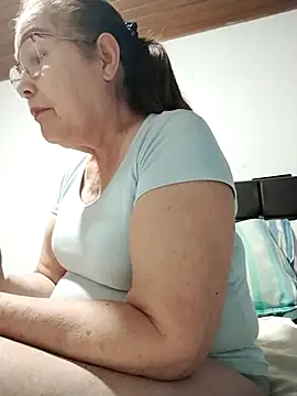 Vicky Rosse online show from November 2025 08:29:01 PM