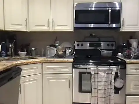 Snapshot of BigGuyMuscle chatting on February 2025 09:26:02 PM BigGuyMuscle online show from February 2025 09:26:02 PM