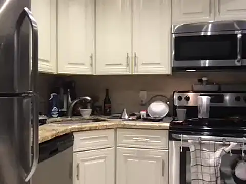 Snapshot of BigGuyMuscle chatting on February 2025 07:11:01 AM BigGuyMuscle online show from February 2025 07:11:01 AM