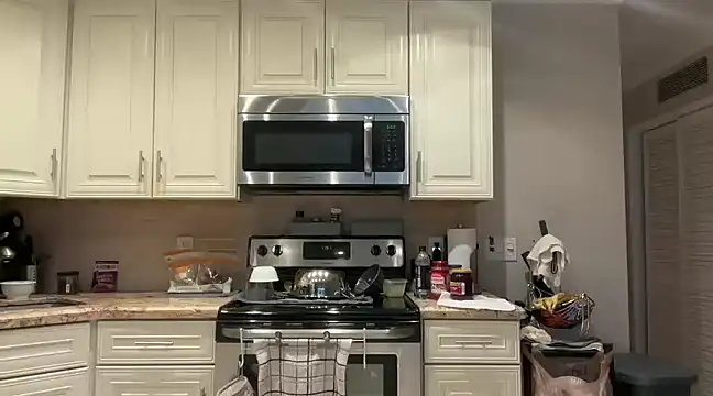 Snapshot of BigGuyMuscle chatting on March 2025 04:53:01 PM BigGuyMuscle online show from March 2025 04:53:01 PM