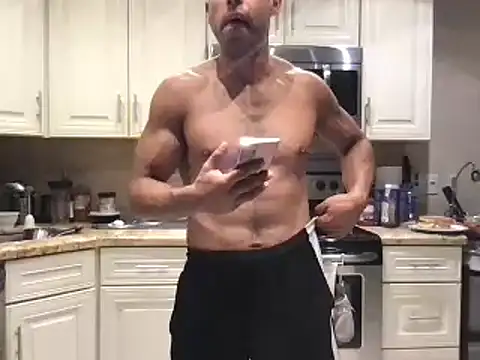 Snapshot of BigGuyMuscle chatting on March 2025 02:54:01 AM BigGuyMuscle online show from March 2025 02:54:01 AM