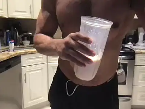 Snapshot of BigGuyMuscle chatting on March 2025 02:20:02 AM BigGuyMuscle online show from March 2025 02:20:02 AM