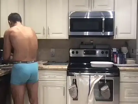 Snapshot of BigGuyMuscle chatting on March 2025 04:30:01 PM BigGuyMuscle online show from March 2025 04:30:01 PM