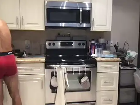 Snapshot of BigGuyMuscle chatting on March 2025 02:45:01 PM BigGuyMuscle online show from March 2025 02:45:01 PM